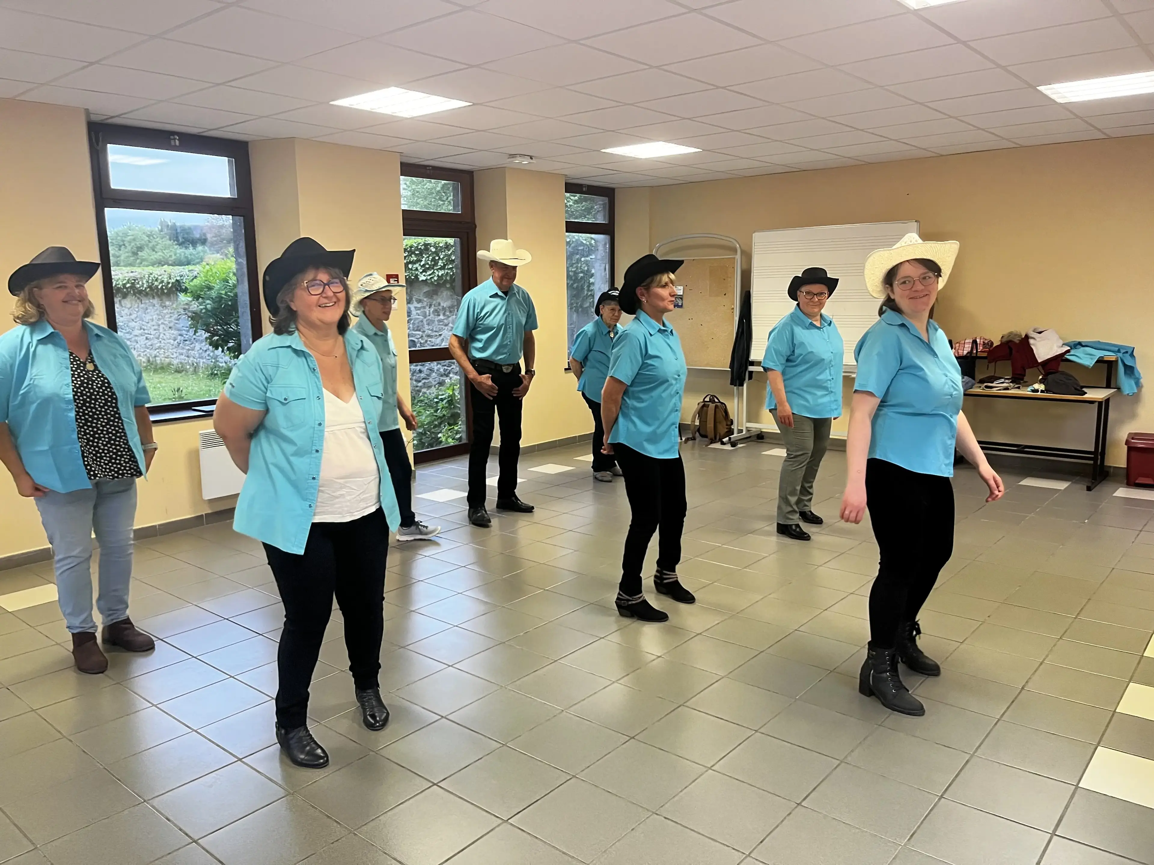 Danse en groupe au club